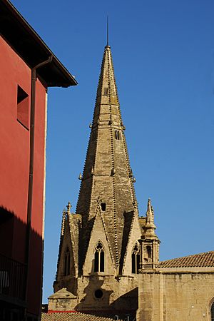 Archivo:Aguja de Santa María de Palacio - DSC 4317