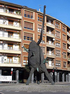 Archivo:Amorebieta-Echano 02 (escultura de Andres Nagel, 2002)