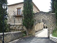 Archivo:Buenafuente del Sistal monasterio entrada ni