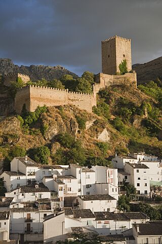 Castillo de la Yedra o de las Cuatro Esquinas 2.jpg