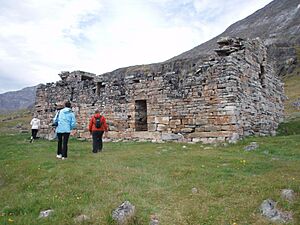Archivo:Church of Hvalsey - Ella Groedem 54 - ilovegreenland