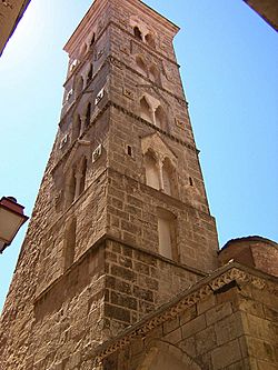 Archivo:Corsica Bonifacio Torre campanaria Pisana Santa Maria Maggiore XII sec.