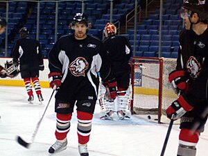 Archivo:Derek Roy 2005