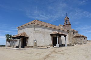 Archivo:Ermita de Nuestra Señora de los Remedios, Cuerva