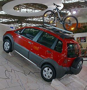 Archivo:Fiat Idea Adventure in Betim, Brasil