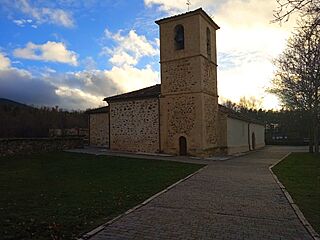 Iglesia de San Nicolás de Bari de Collado Hermoso.jpg