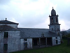 Iglesia de Santa María de Cabanas.JPG