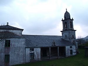 Archivo:Iglesia de Santa María de Cabanas