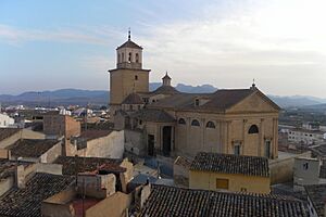 Archivo:Iglesiadesantiagojumilla