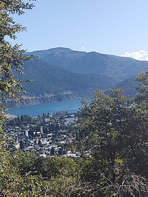 Archivo:Lago de San Martin de los Andes