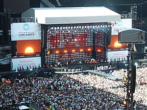 Archivo:LiveEarthWembleyStadium1