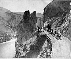 Archivo:Old Cariboo Road 1867