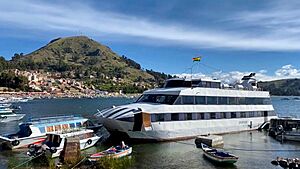 Archivo:Puerto de Copacabana