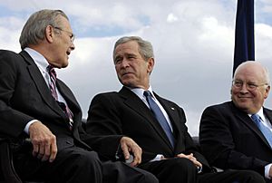 Archivo:Rumsfeld Bush Cheney