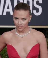 Archivo:Scarlett Johansson at Golden Globes Red Carpet 2020