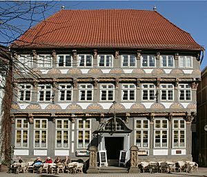 Archivo:Stiftsherrenhaus Hameln