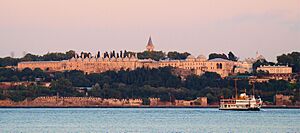 Archivo:Topkapi Palace Seen From Harem