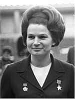 Archivo:Valentina Tereshkova, world's first woman astronaut, from RIAN archives