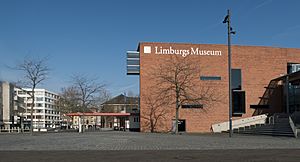 Archivo:Venlo, ingang van het Limburgs Museum IMG 0124 2018-02-18 10.46