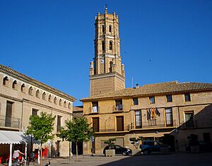 Archivo:Villamayor de Gállego - Plaza del Planillo 1