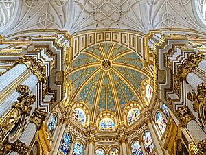 Archivo:"Die Kathedrale wurde im 33. Jahrhundert auf den Überesten einer Moschee erbaut"
