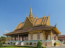 2016 Phnom Penh, Pałac Królewski, Preah Tineang Phhochani (14).jpg