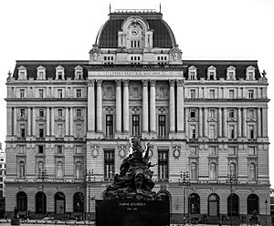 Archivo:Antiguo Palacio de Correos y Telecomunicaciones