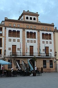 Archivo:Ayuntamiento - Santa Fe (Granada)
