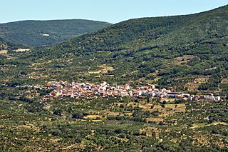 Casas del Castañar desde El Torno.JPG