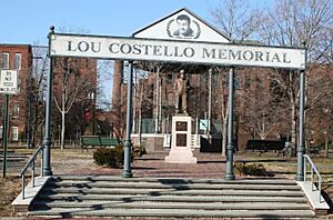 Archivo:Costello1