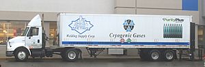 Archivo:Cryogenic Gases Delivery Truck Ypsilanti Michigan