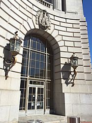 Archivo:Federal Office Building, San Francisco door