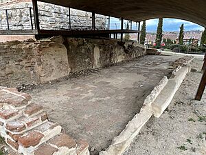 Archivo:Habitación este del Castillo de Arroyomolinos