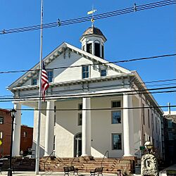 Hunterdon County Courthouse, Flemington, NJ.jpg