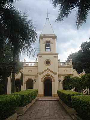 Archivo:Iglesia de Limpio