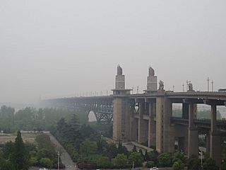 In the distance Nanjing Yangtze River Bridge.jpg