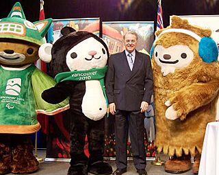 Jacques Rogge with Vancouver Olympic Mascots.jpg