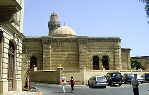 Archivo:Juma mosque-Old City Baku Azerbaijan 19th century5