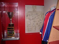 Archivo:La Coupe des Coupes du PSG 1996