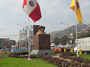 Archivo:Monumento Tupac Amaru II - Distrito de Comas