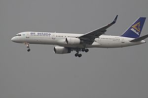 Archivo:P4-KCU Boeing 757 Air Astana (7880188010)