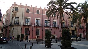 Archivo:Palacio del Conde de la Granja