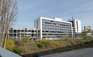REWE Verwaltungsgebäude, Stolberger Str. Köln.jpg