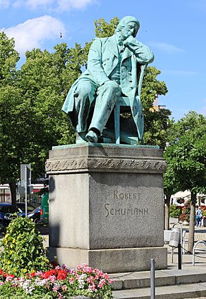 Archivo:Robert-Schumann-Denkmal in Zwickau... 2H1A2252WI