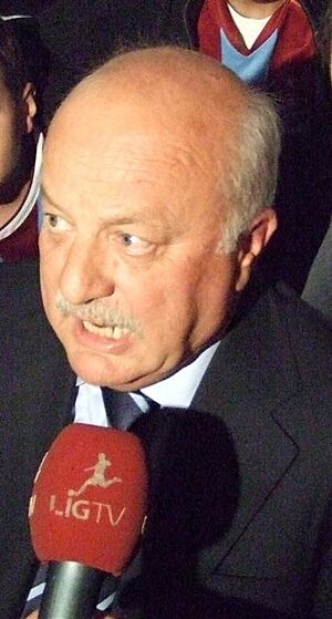 Archivo:Sadri Şener
