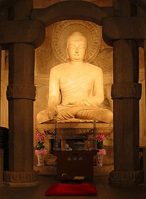 Archivo:Seokguram Buddha