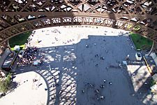 Archivo:Sombra Torre Eiffel