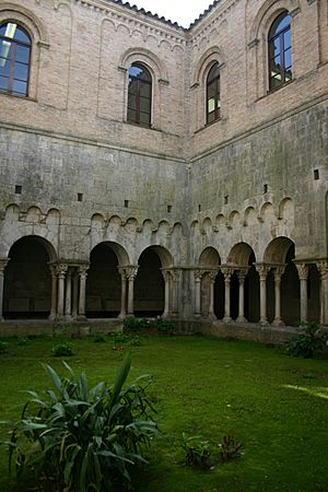 Archivo:Spain.Girona.Museu.Arqueologia.de.Catalunya.Int.02.b