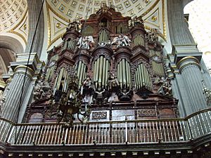 Archivo:Órgano de la Catedral de Puebla