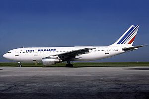 Archivo:Airbus A300B4-203, Air France AN0792167